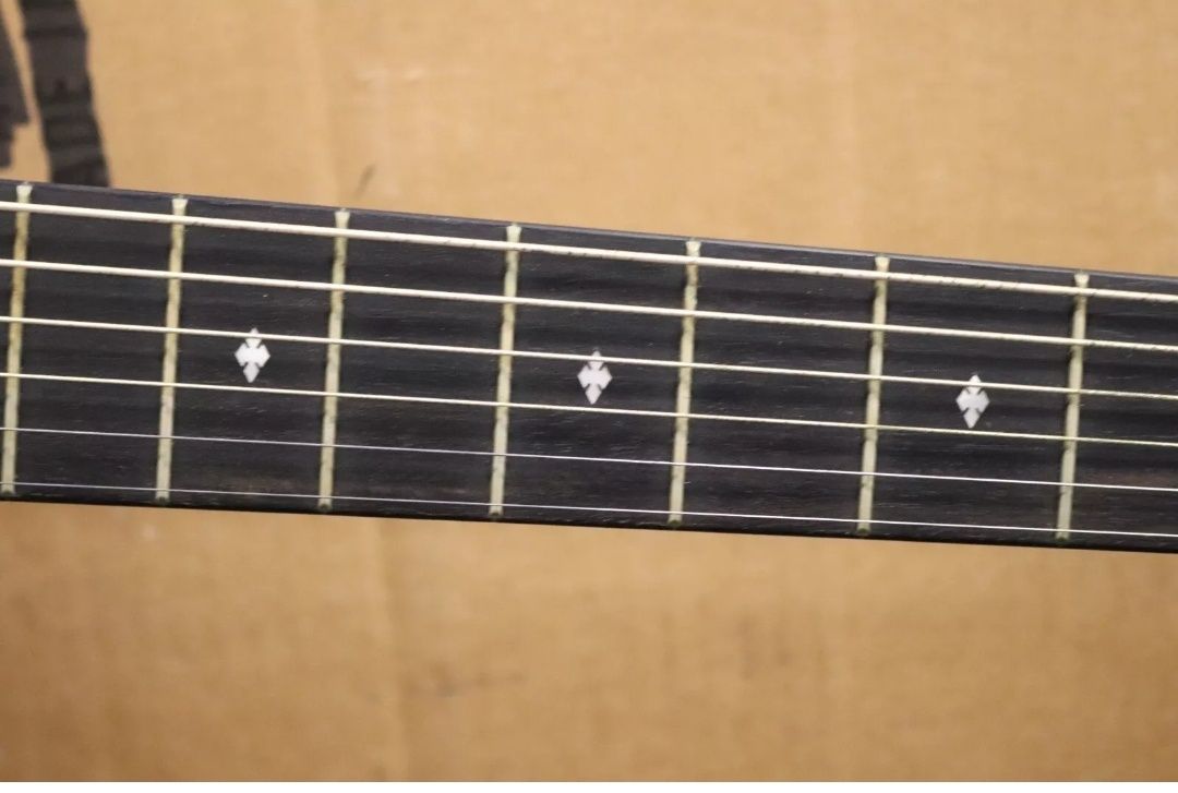 Гитара  Taylor 214CE Deluxe.