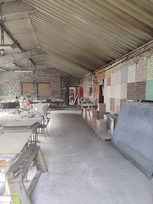 Продам   Комерцiйне виробничо складське примiщення   вул.Дрозда 7