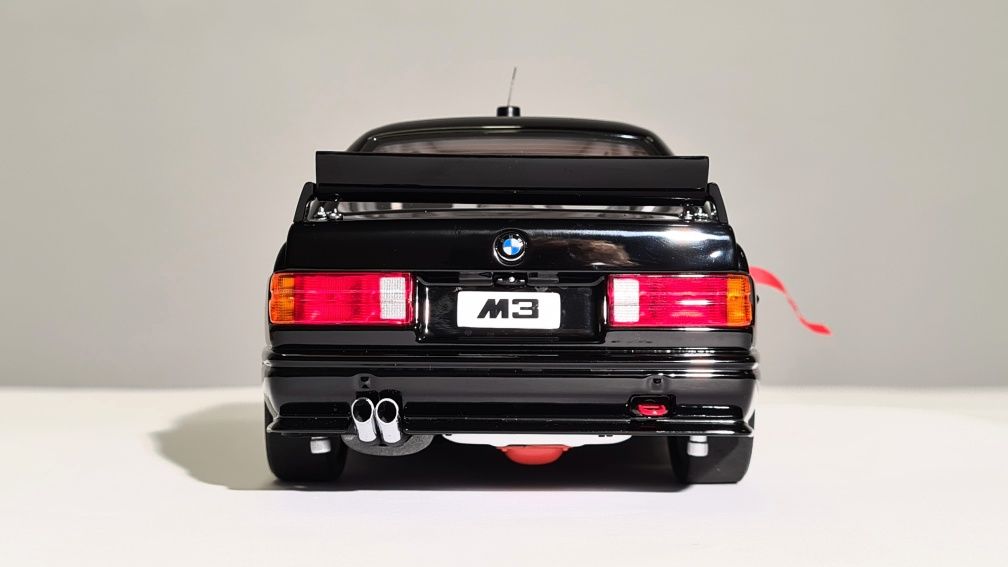 BMW M3 (e30) DTM Plain Body Autoart 1:18 Unikat