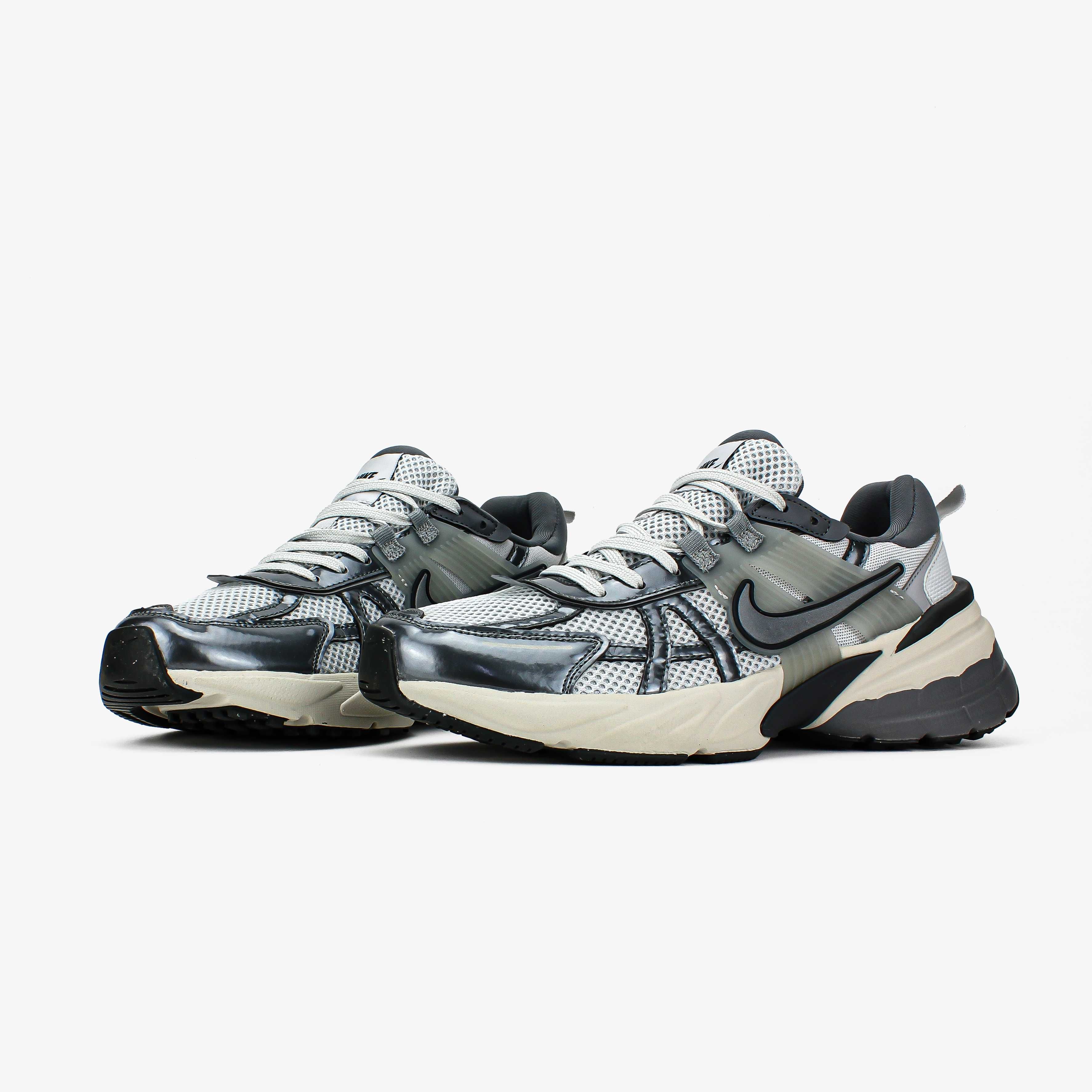 Чоловічі кросівки Nike V2K Run сірий з білим сріблом 522 ЯКІСТЬ