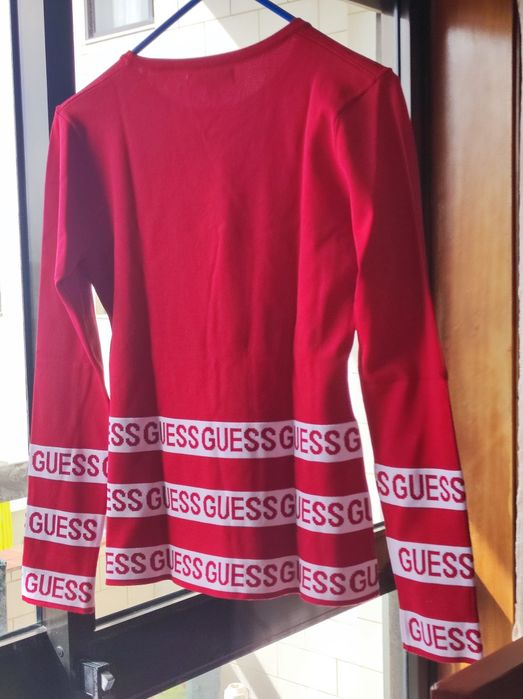 Camisola Guess linda e muito boa