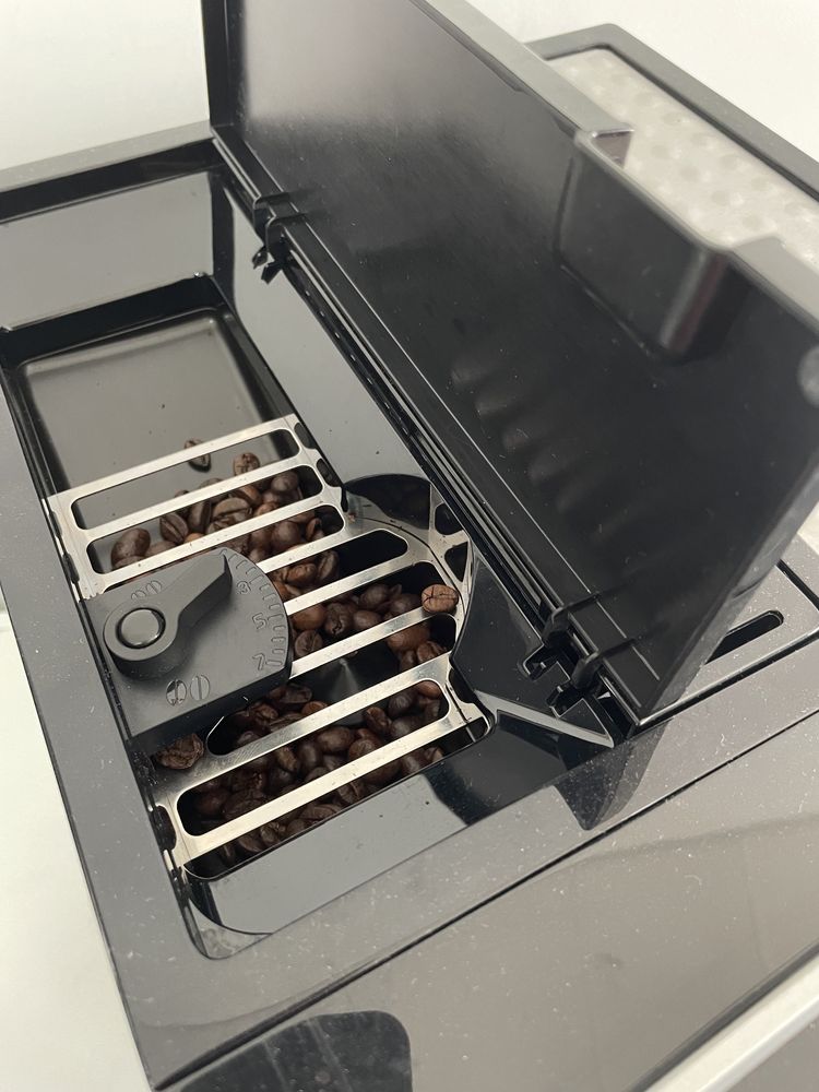 Кофемашина DeLonghi Perfecta Cappuccino из Германии новый молочник