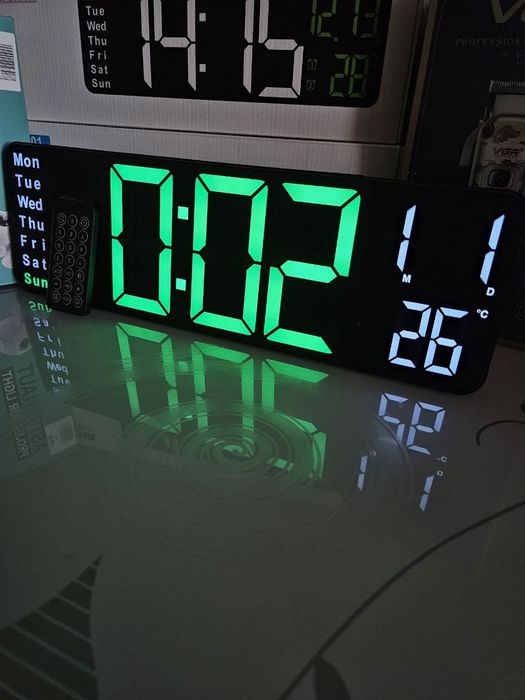 Часи настільні настінні настольные led часы 601 зелені великі лед