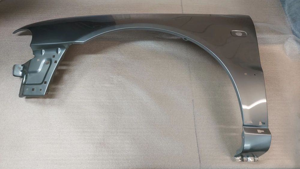 AUDI A4 B5 99-01rok LIFT BŁOTNIK LEWY LUB PRAWY LY7L CYNK.