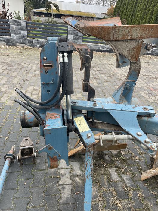 Pługi 3 obrotowe Overum