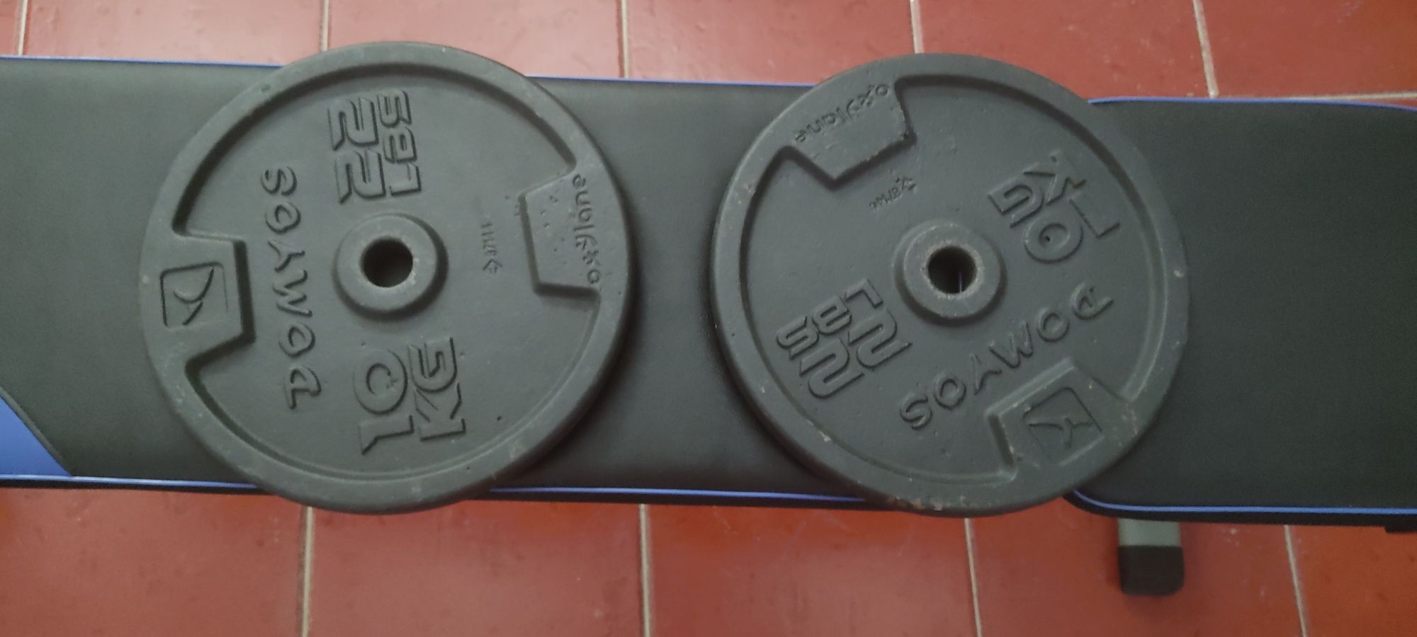 Discos de musculação de 10kg, 5kg, 2kg, 1kg completamente novos