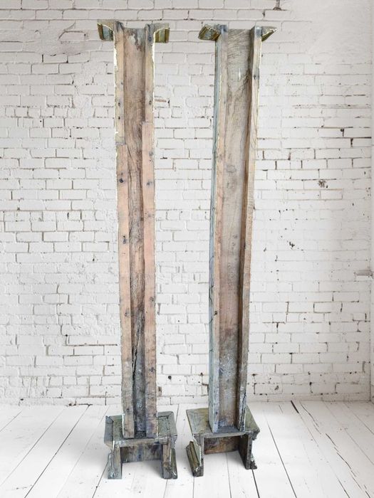 Par de antigas colunas em madeira maciça