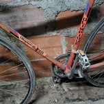 Tenho esta bicicleta de corrida profissional