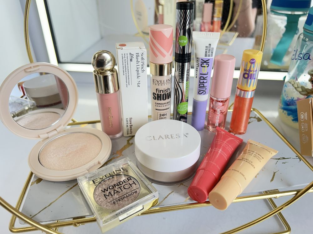 zestaw kosemtykow rare beauty aa claresa eveline puder roz podklad