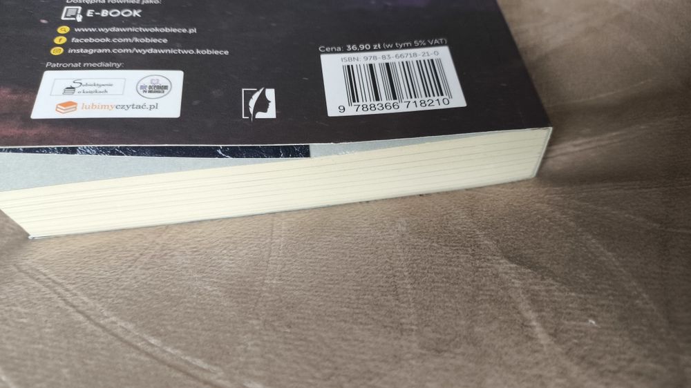 Książka - Lina Sara Antczak