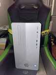 Computador Torre HP com rato e teclado RGB