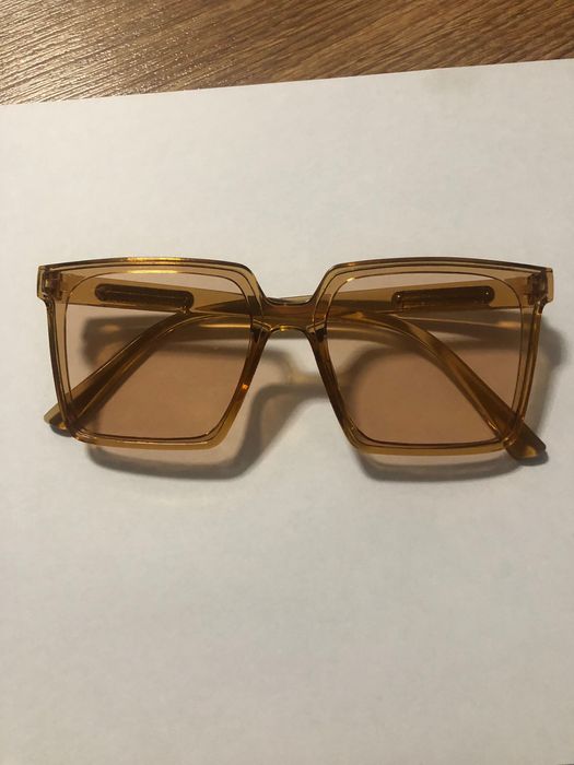 Brązowe okulary przeciwsłoneczne