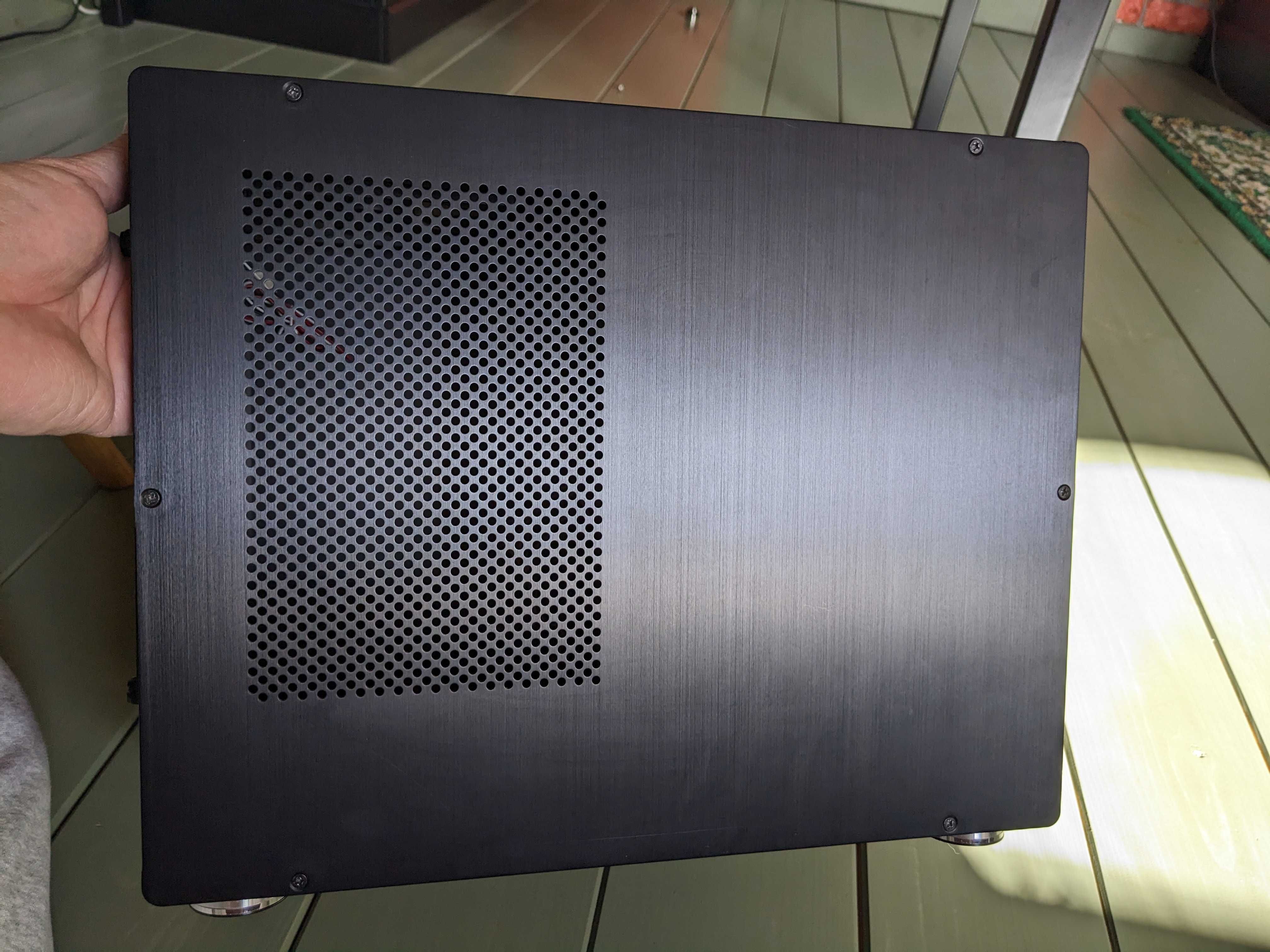 Корпус для ПК mini ITX Lian-Li PC-Q08 NAS