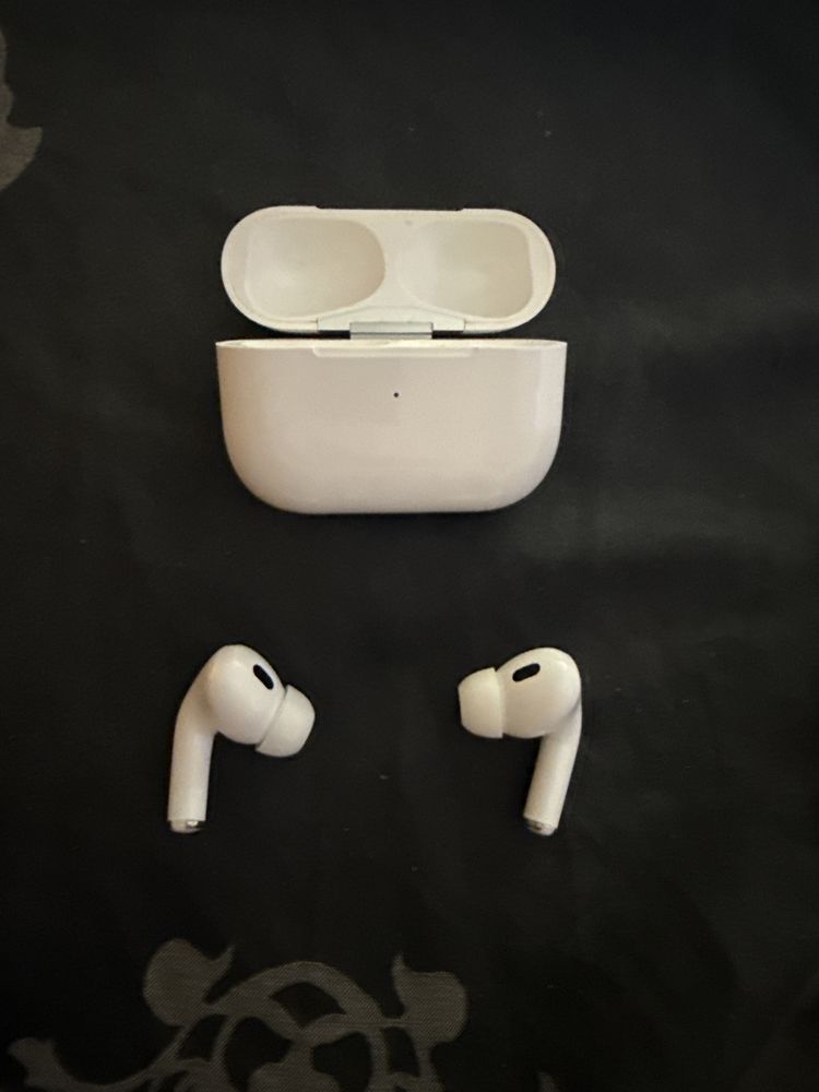Airpods , vendo envio rapido e prefiro por mbay