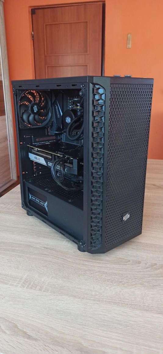 Komputer gamingowy Ryzen 7 5700x tych 3070