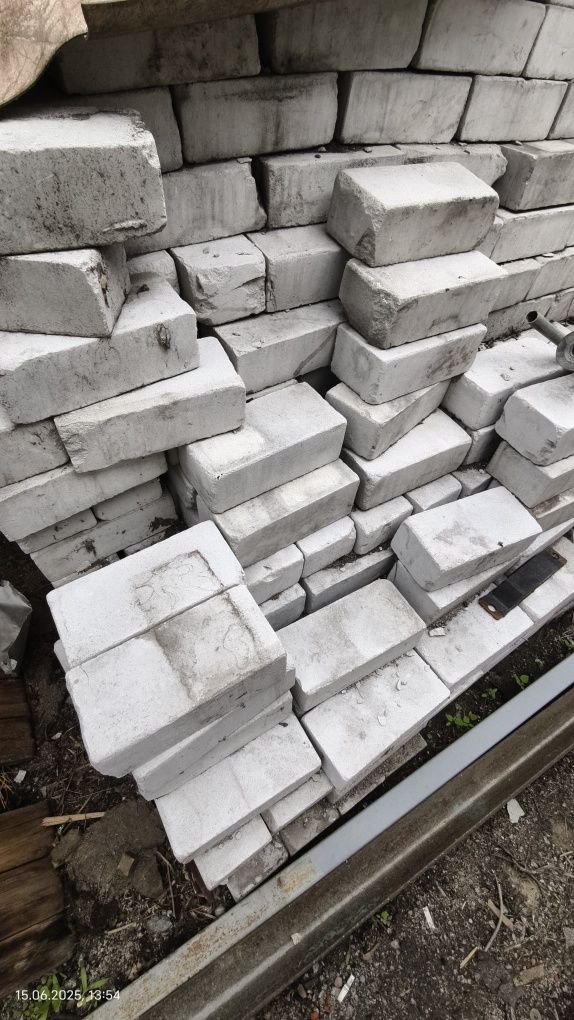 Продам кирпич б/у в наличии