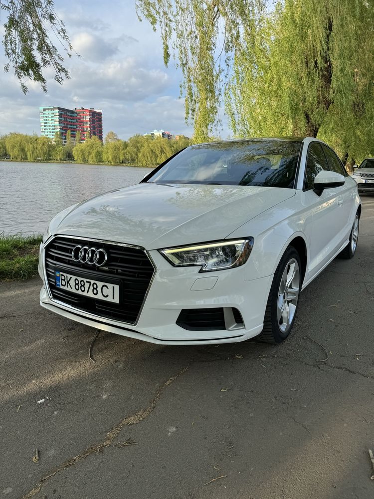 Audi A3 Premium ! Рейсталінг .