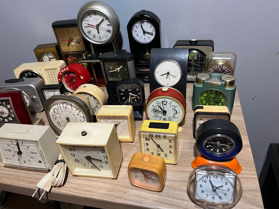 Zestaw zegarków - budzików