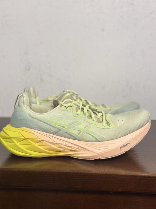 Кросівки asics novablast 4 paris