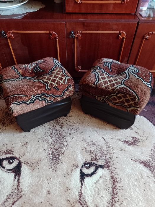 Продам Два м'яких пуфа в ідеальному стані