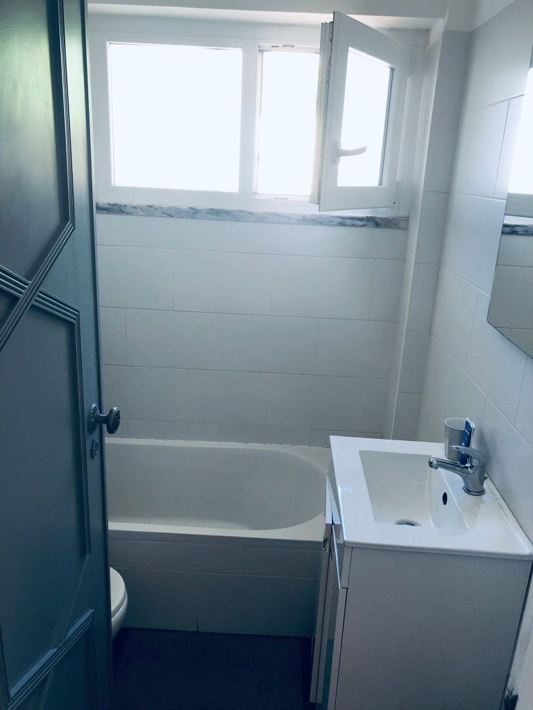 Quarto para arrendamento / aluguer em Rio de Mouro