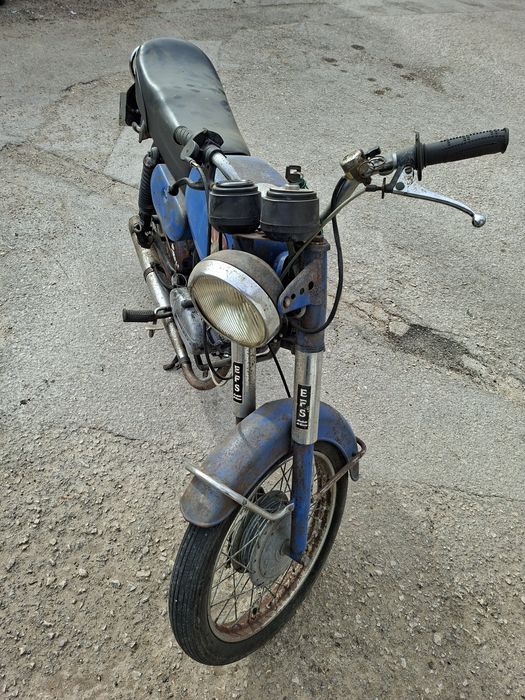 Efs, mobilete e Tricarro