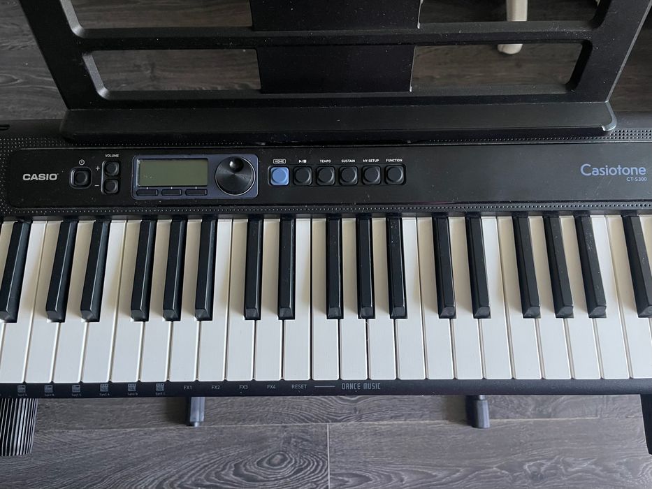 Синтезатор Casio Casiotone CT-S300