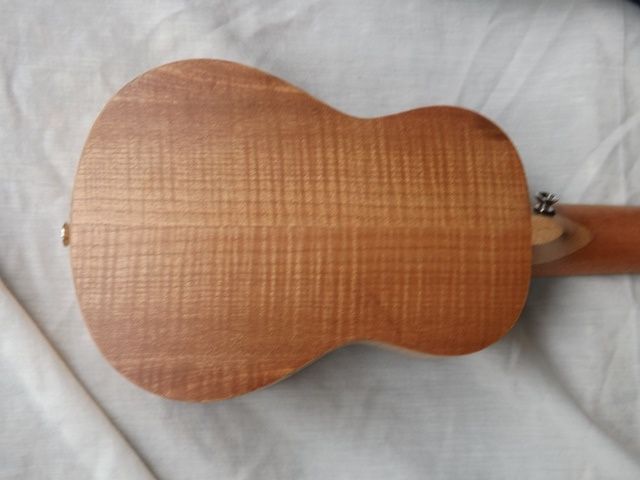 ukulele soprano de koa e kit