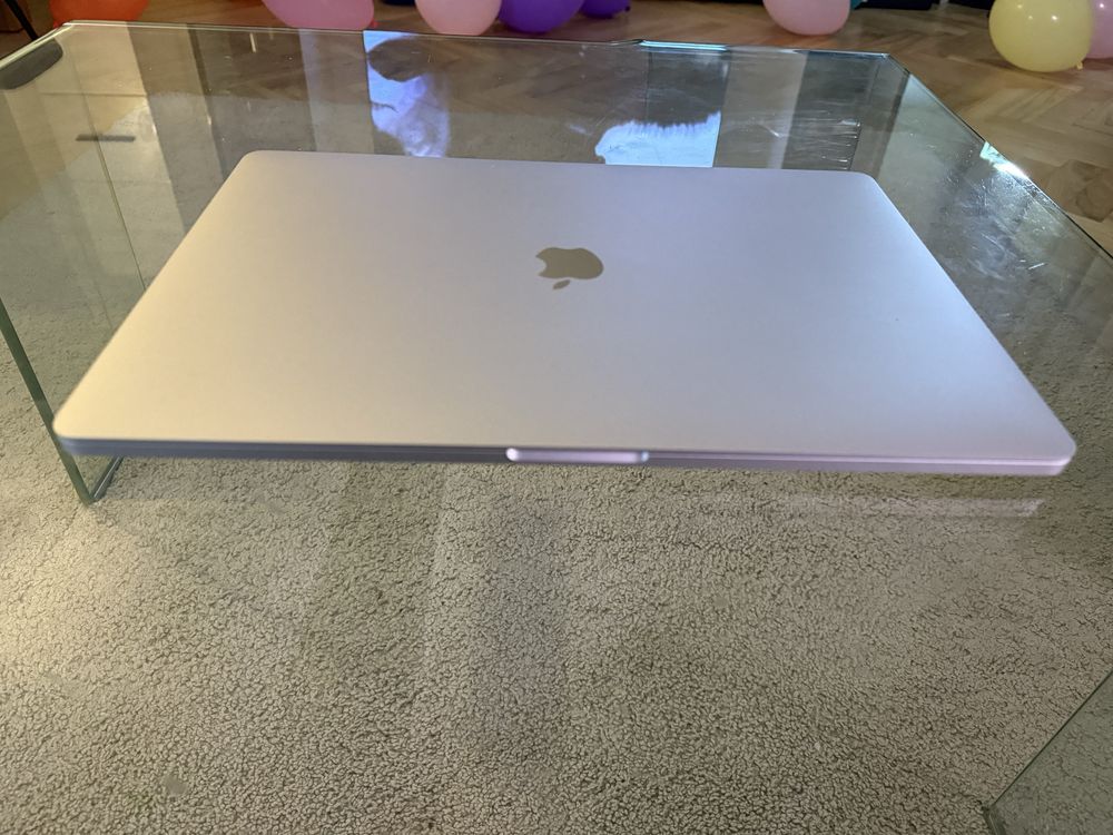 Macbook Pro 16 Touch Bar i9/32/500gb Stan Idealny