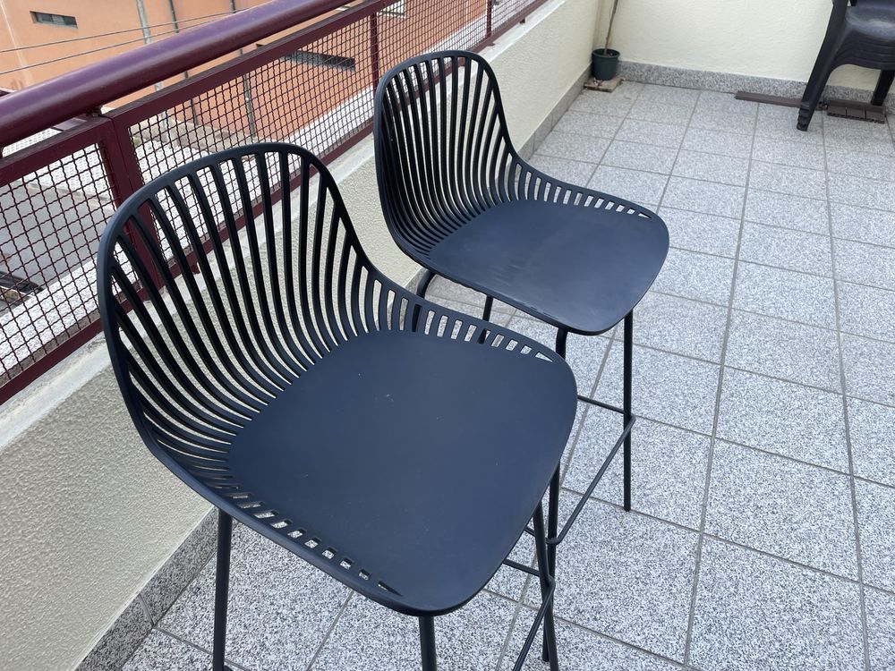 Cadeiras altas de bar + pernas de balcão
