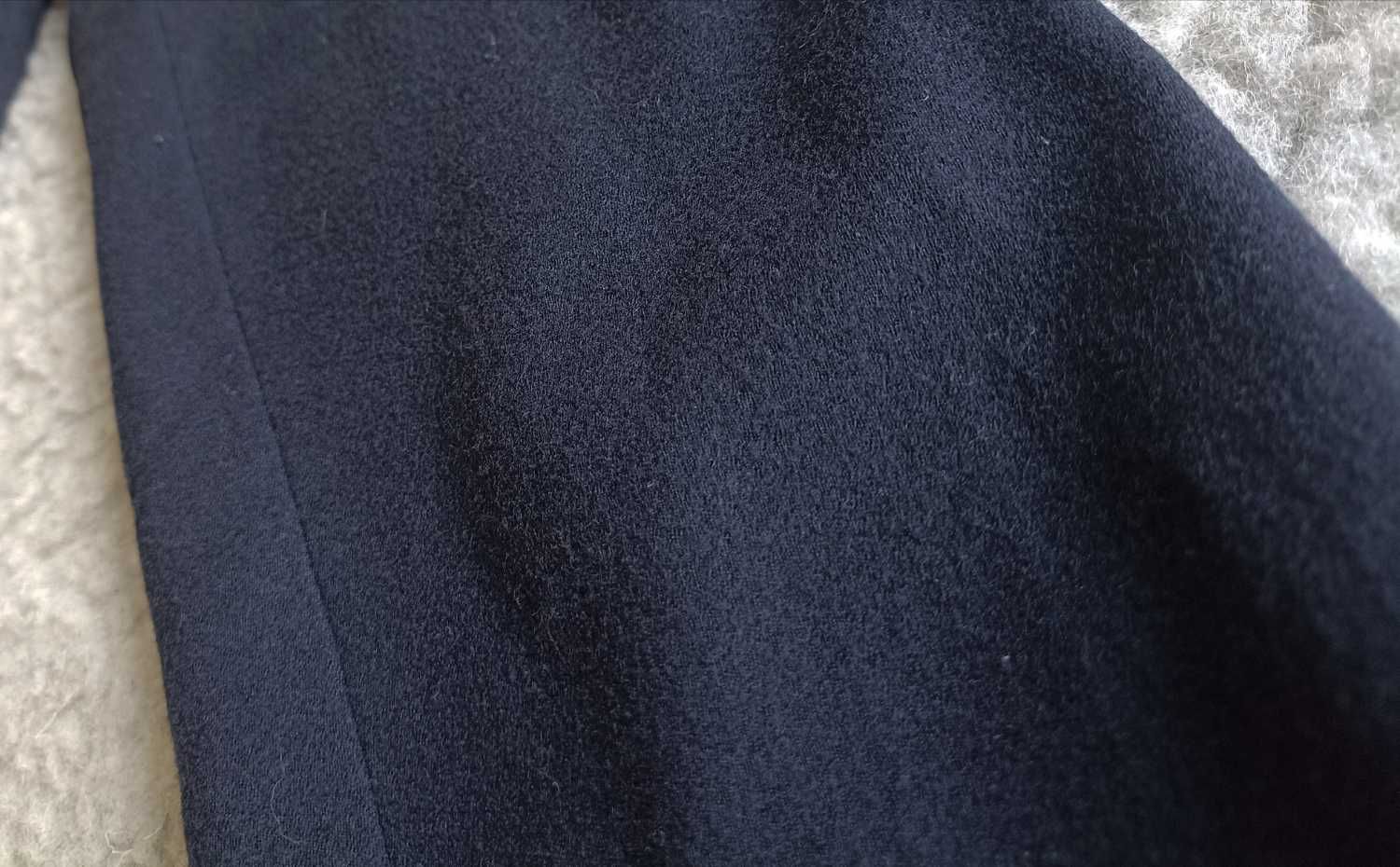 Granatowe wełniane spodnie Massimo Dutti