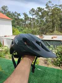 Desviador, pedais, capacete btt