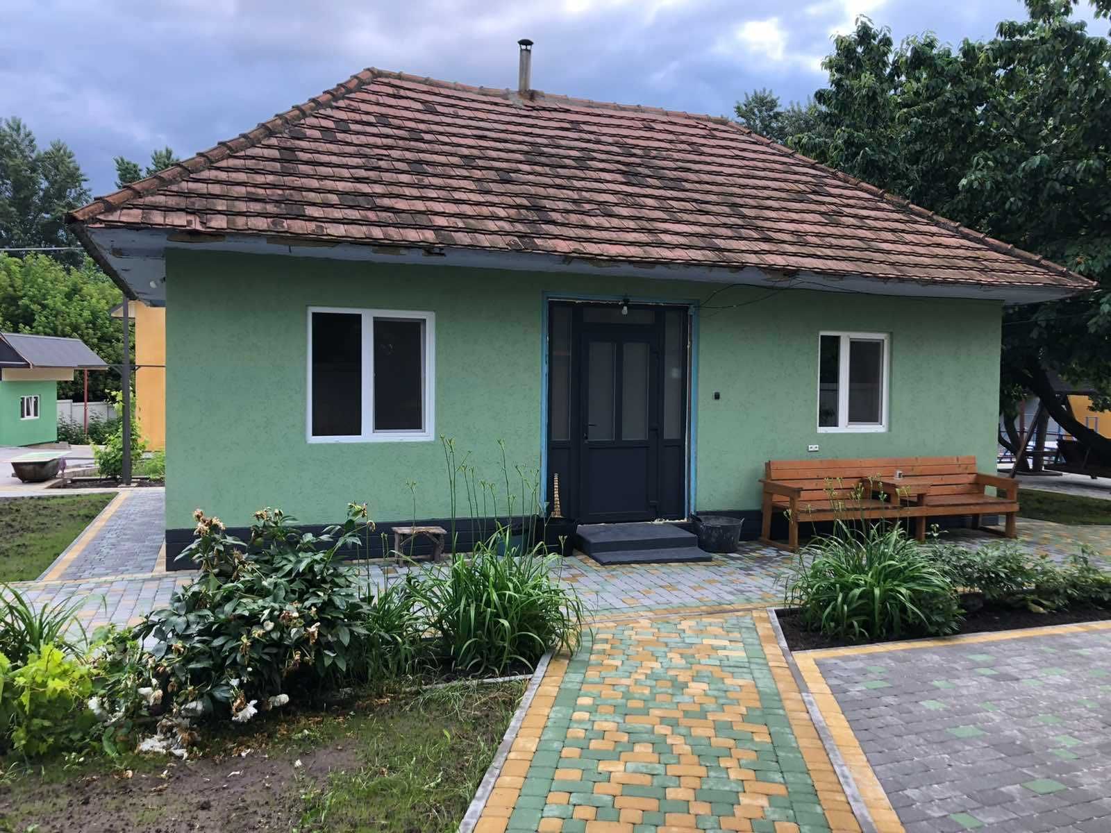 Оренда будинку у базі відпочинку OTVES на березі Дністра.