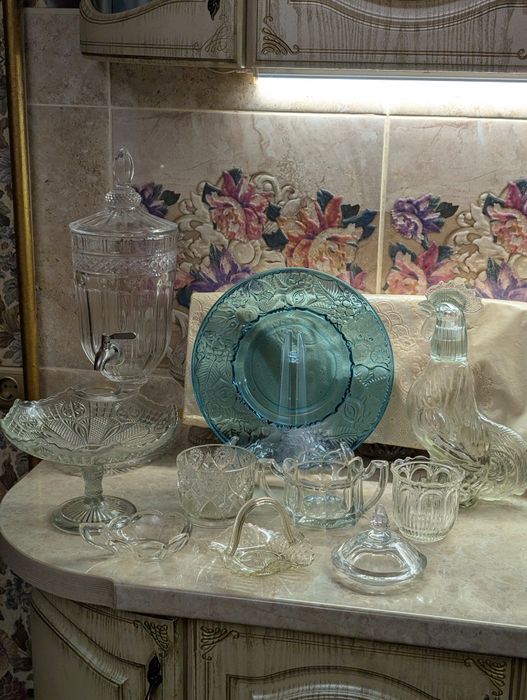 Старинное стекло,сахарницы,креманки,соусники,солонки,шкатулки