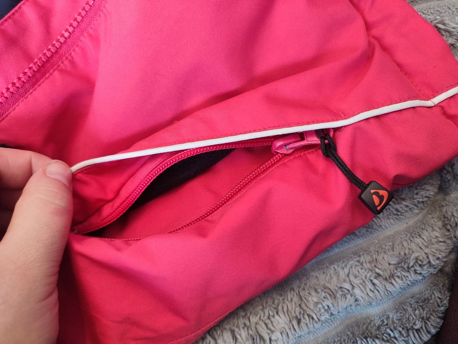 Термо куртка на дівчинку 128 р Bergson