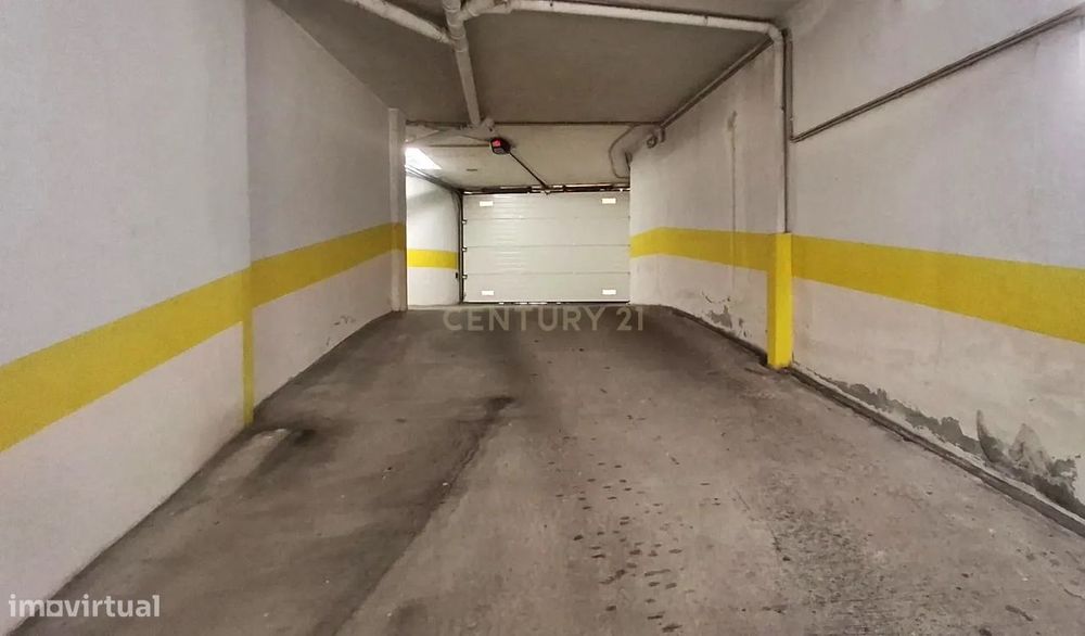 Garagem Fechada à Venda no Centro da Póvoa de Varzim!