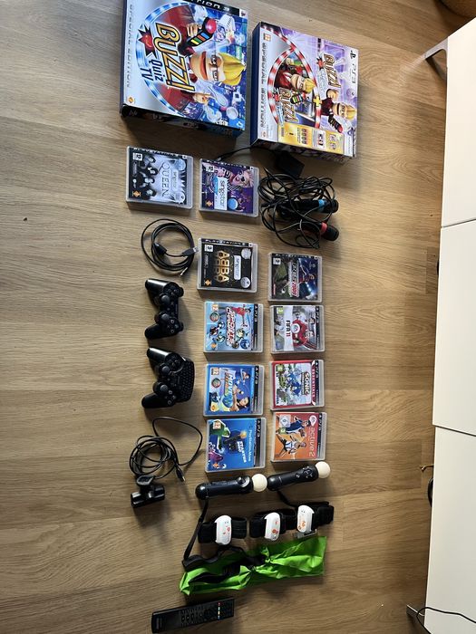 PS3 Excelente Estado c/ 2 comandos + Move Fitness, SingStar e Jogos