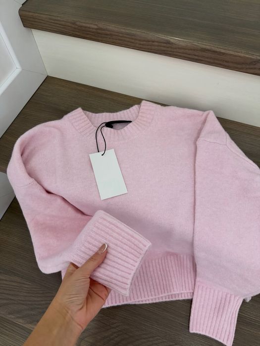 Мʼякий трикотажний светр від Zara