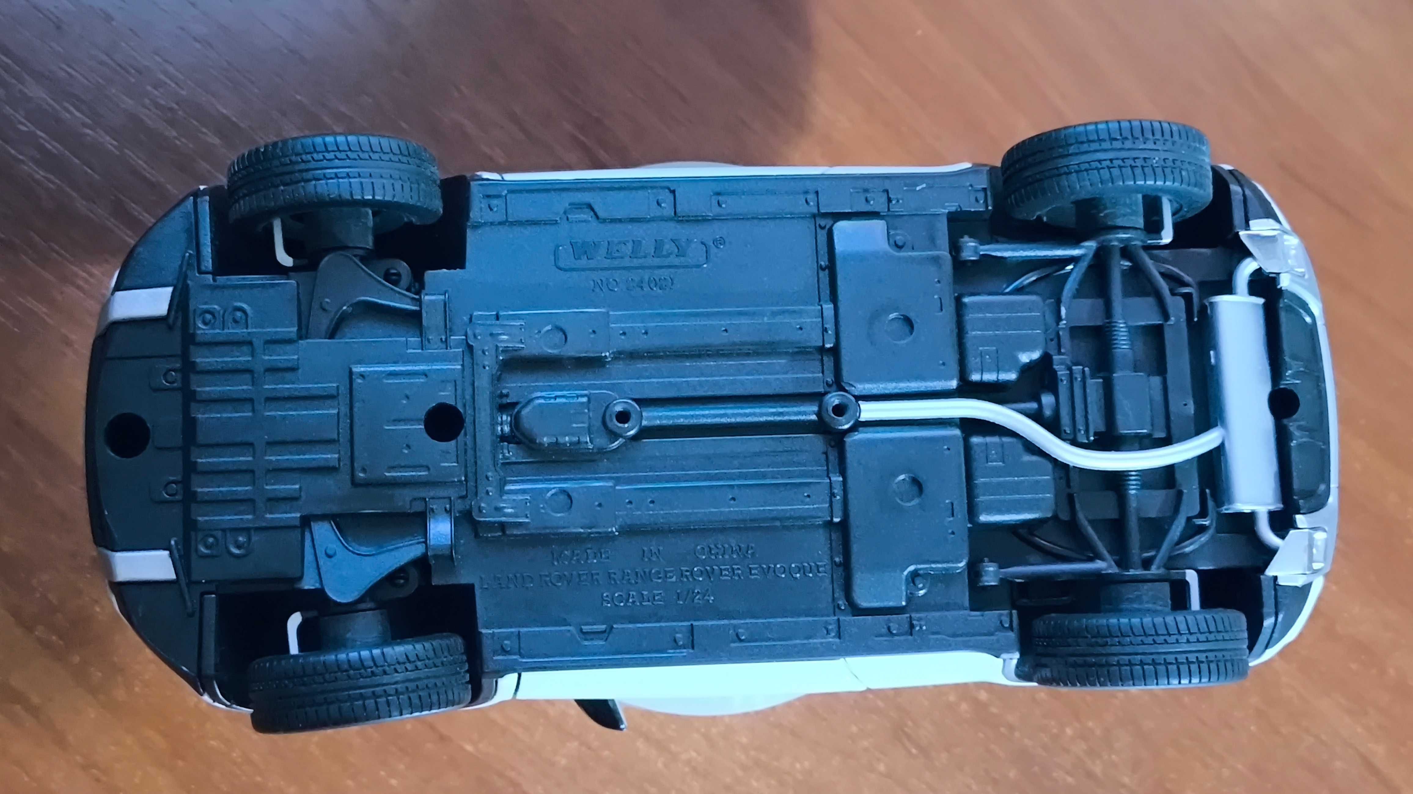 Машинка Land Rover Range Rover Evoque 1/24 Welly