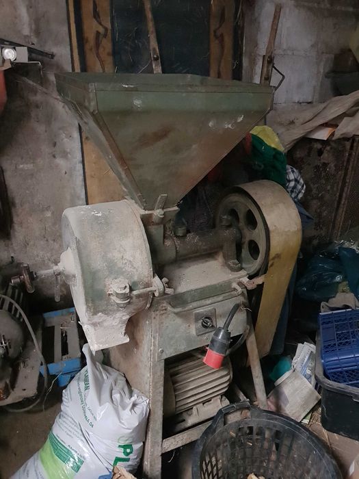 Śrutownik zamienię     na glebogryzarkę spalinową