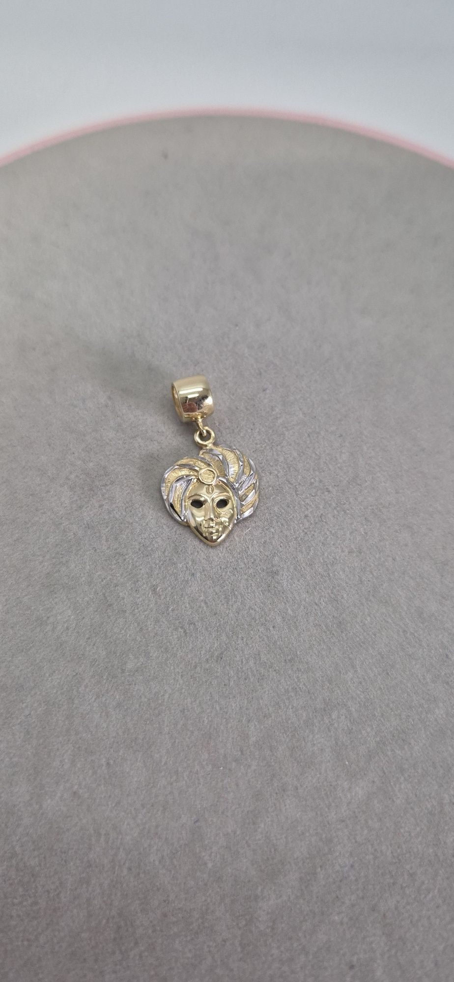 Złoty charms do bransoletki typu Pandora, wisząca maska ,585
