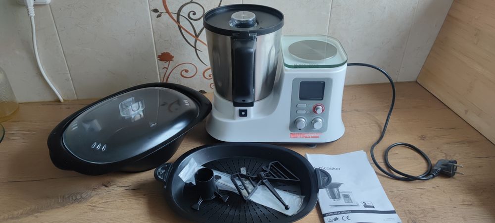 Robot Multicooker