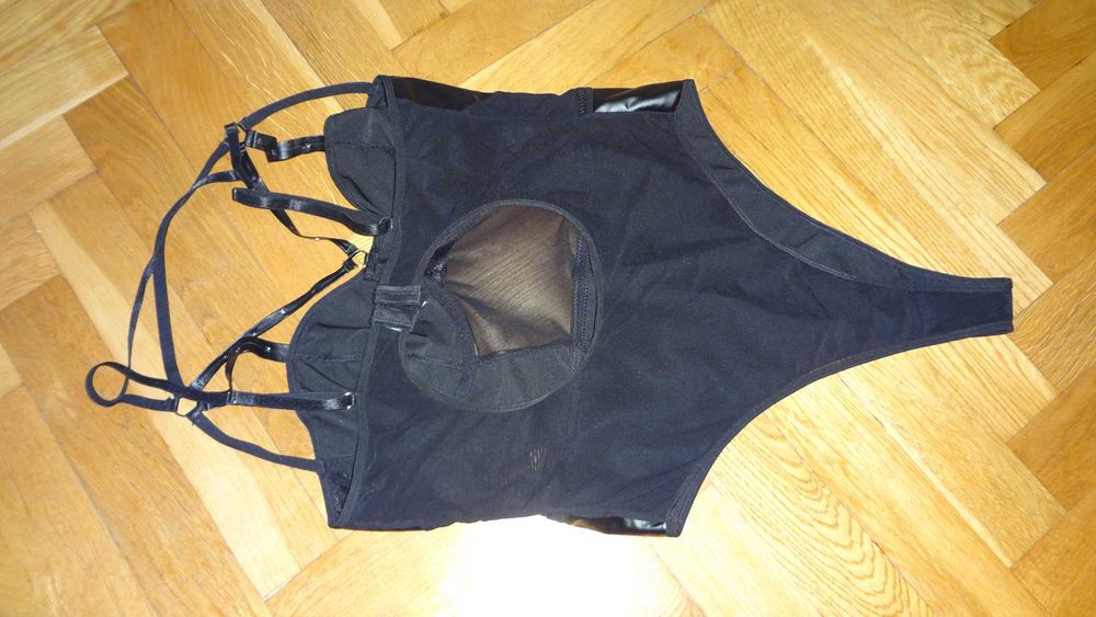Bielizna erotyczna, body 2XL sexi, ćwieki, lateks, paski, strapsy