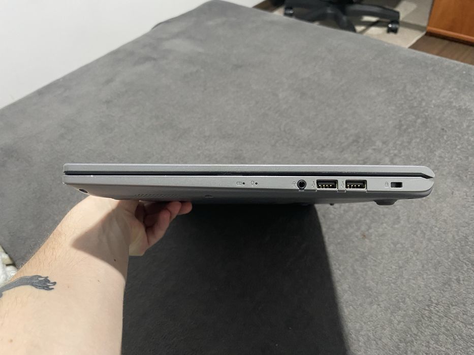 Продам ноутбук ASUS VIVOBOOK X515JA I5 16ГБ SSD515 Windows 11