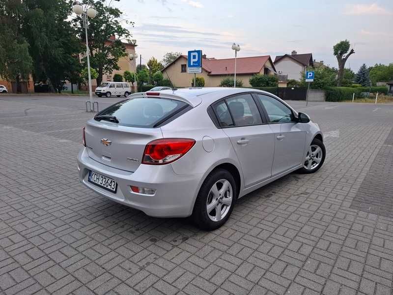 Chevrolet Cruze 1.8 hatchback Stan bdb