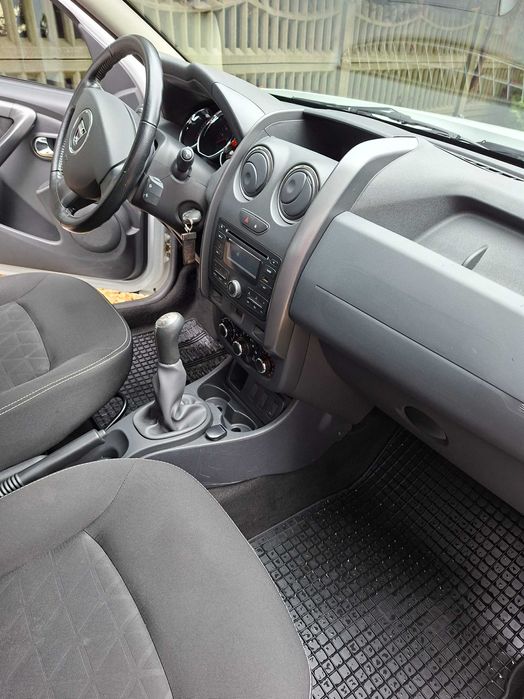 DO SPRZEDANIA Dacia   Duster 1.6 16V 105kM Laurete 2014 przebieg 46500