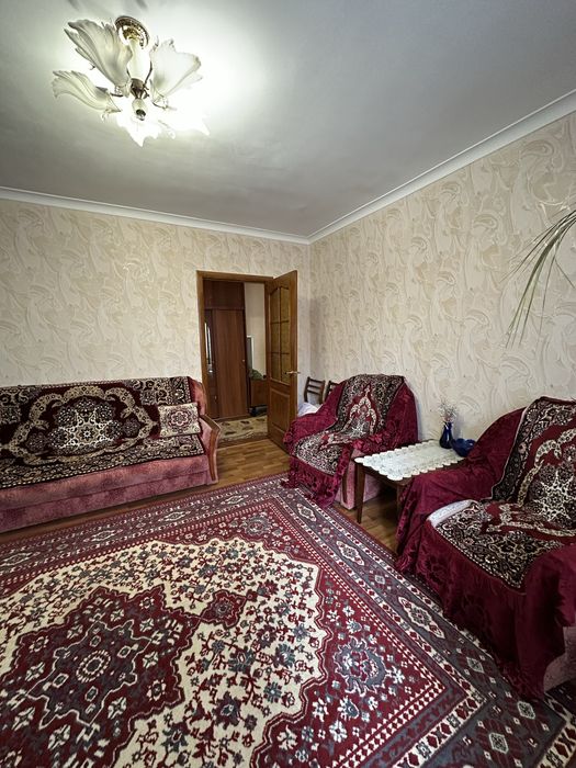 Квартира з індивід. опалення та меблями р-н 8 Ї школи