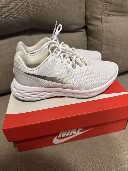 Продам Кросівки Nike