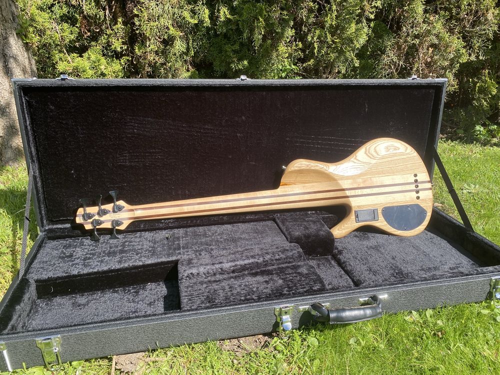 Gitara basowa marki Cort A5 plus SC