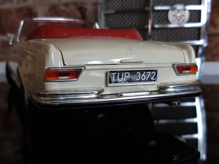 Mercedes-Benz 1:18. 208SE.. kość słoniowa. tabl.rejestr. Toruń